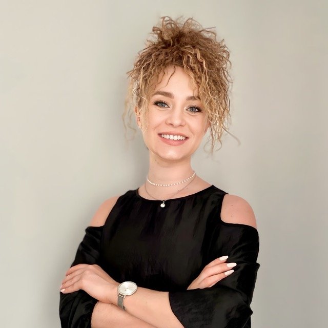 Tina Miroshnychenko Duży